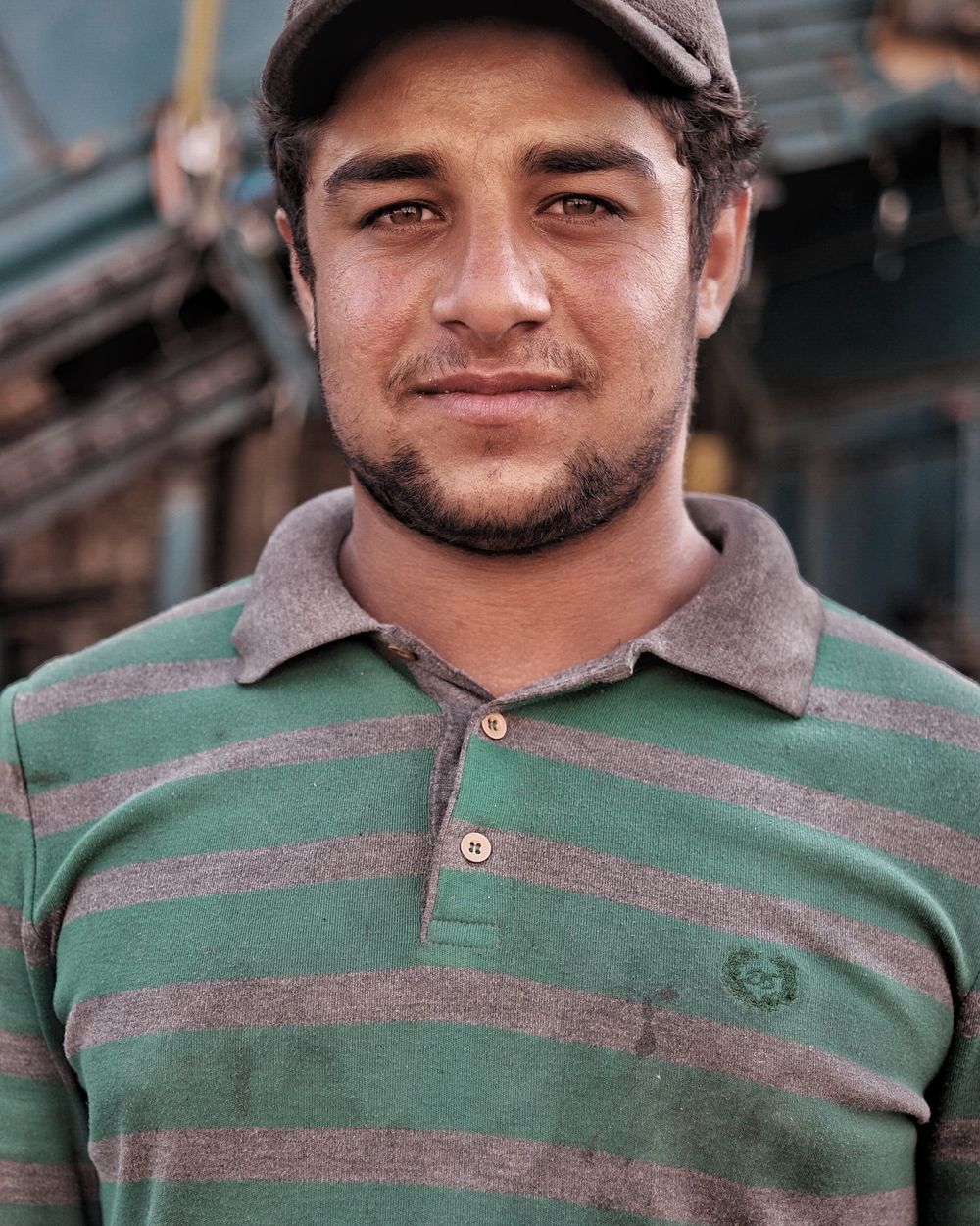 Un jeune artisan sur chantier